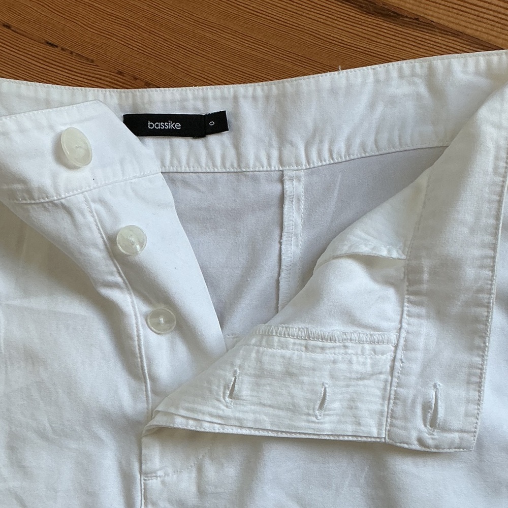 Bassike White Button-Detail Skirt Shorts - Picture 2 of 9